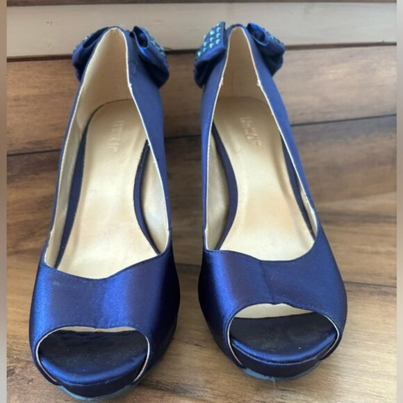 👛 (ANY 2/$25) EXPRESSION Florenz Blu 4.25” Open Toe Heels - Picture 5 of 8